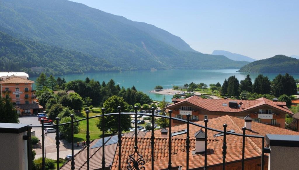 Alpenresort Belvedere hotel con vista lago molveno con spa