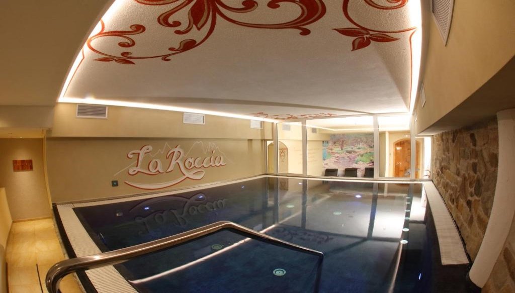 Hotel Garni La Roccia molveno con piscina e spaspa